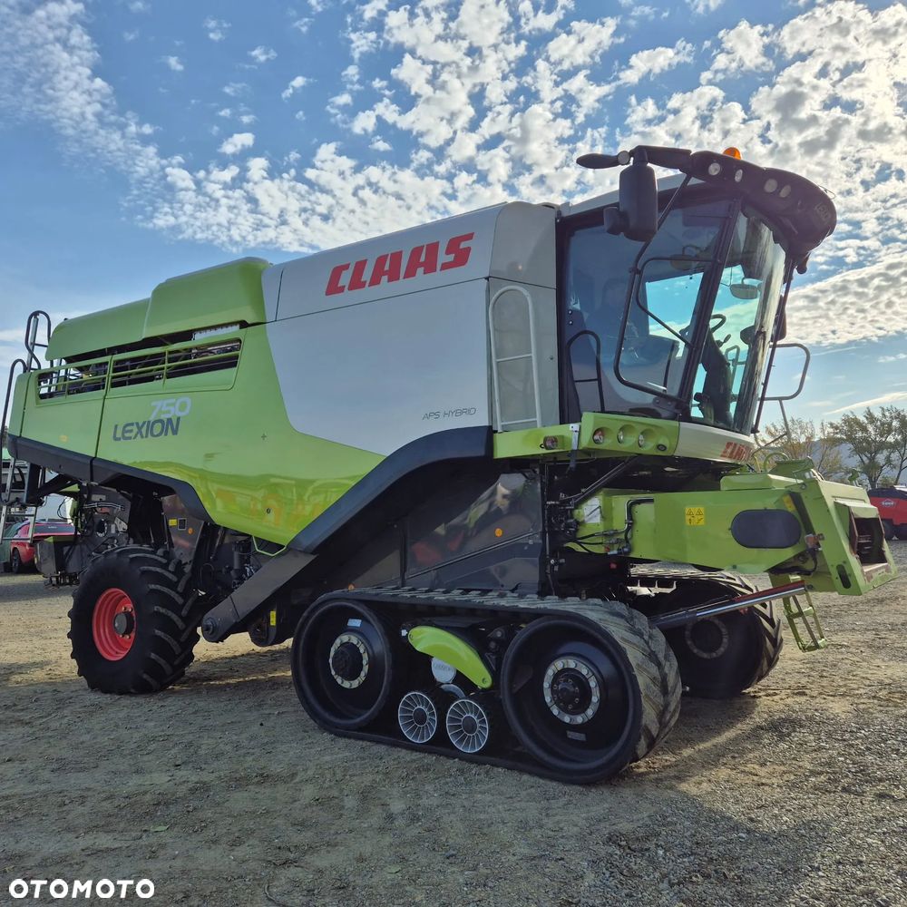 Claas Lexion 750TT z hederem - 2