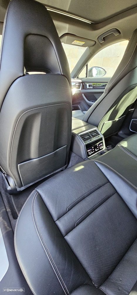 Porsche Panamera 4 E-Hybrid 10 Years Edition - 8