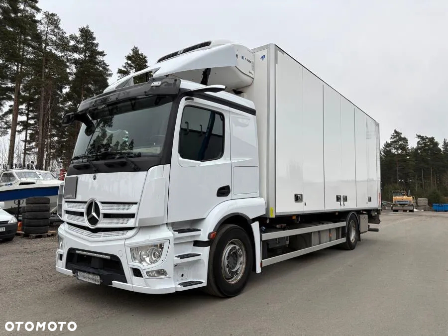 Mercedes-Benz Actros 1836 chłodnia thermo king T800R 2021/22 otwierany bok winda idealny stan - 2