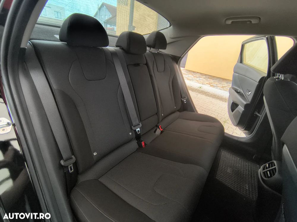 Hyundai Elantra 1.6 l 123 CP 6MT Highway - 16