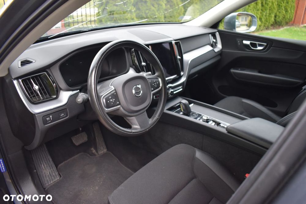 Volvo XC 60 B4 D Momentum Pro - 11