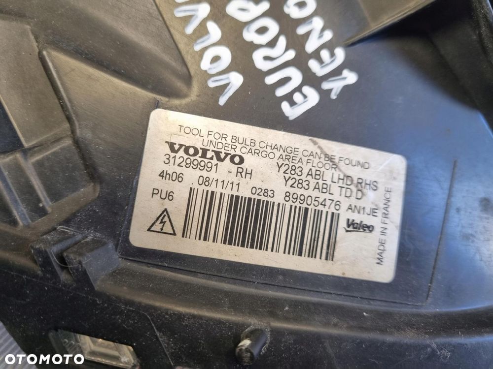 LAMPA PRAWA Volvo S60 II V60 10-13r PRZEDNIA PRAWY PRZÓD xenon 31299991 - 12