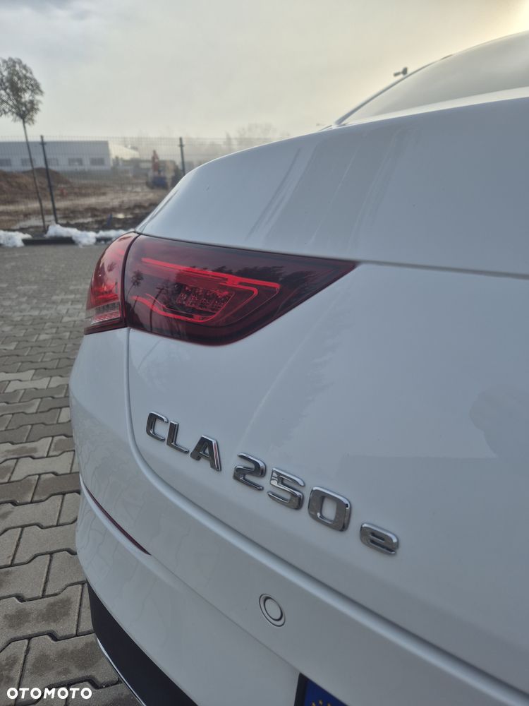 Mercedes-Benz CLA - 16