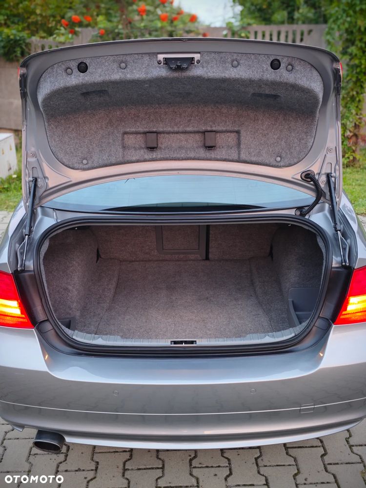 BMW Seria 3 318i Edition Lifestyle - 24