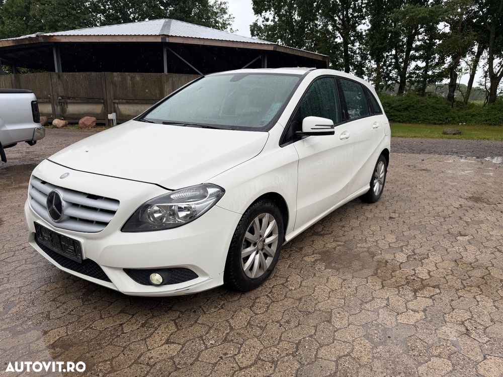 Mercedes-Benz B 180 - 1