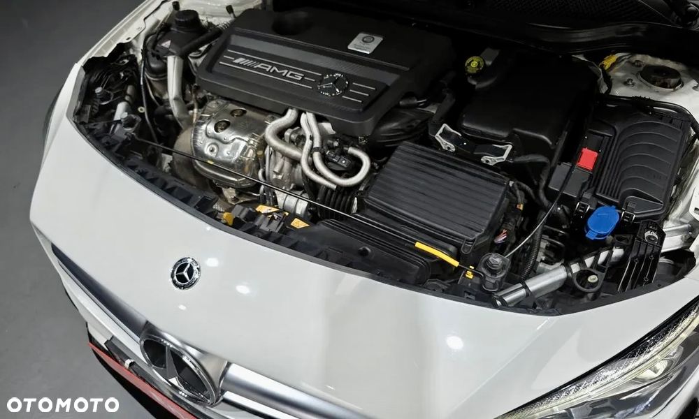 Mercedes-Benz CLA AMG 45 4Matic AMG Speedshift DCT 7G - 19