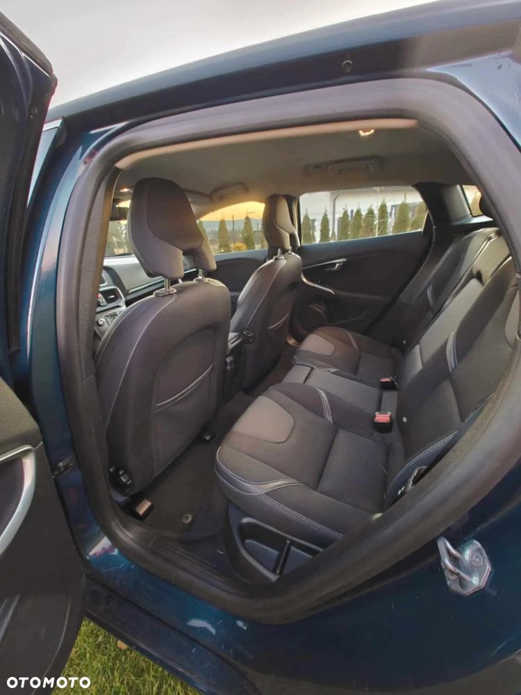 Volvo V40 D2 - 10