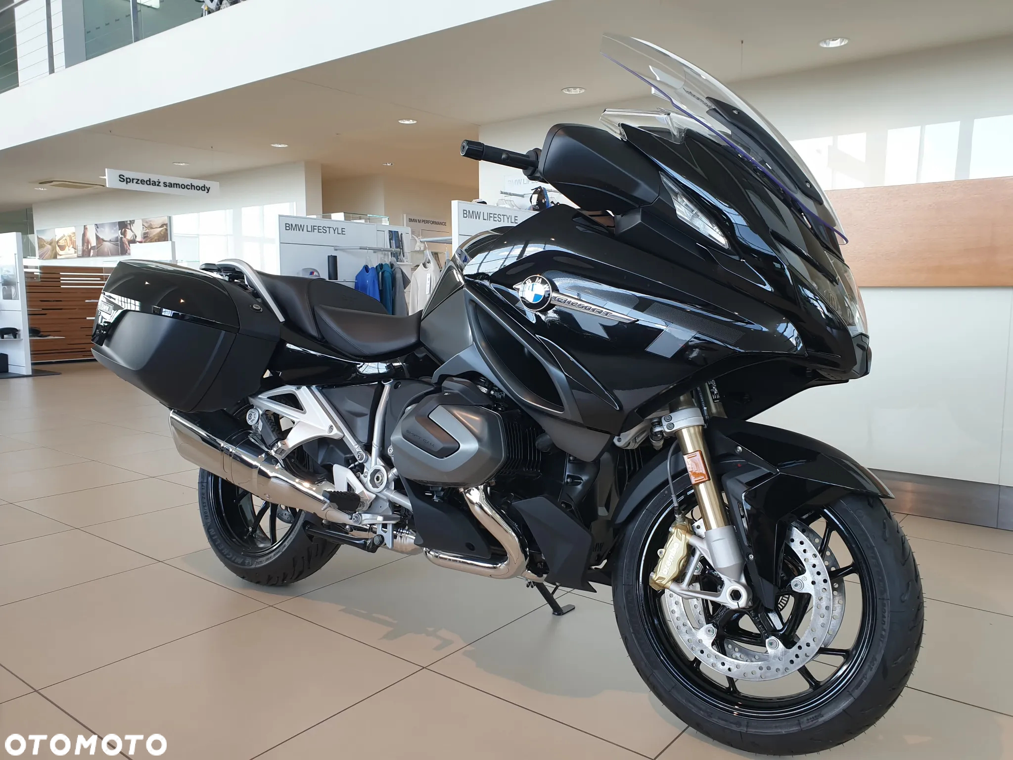 BMW R - 8