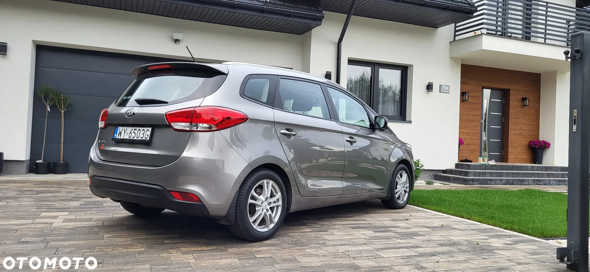 Kia Carens 1.6 GDI L - 20