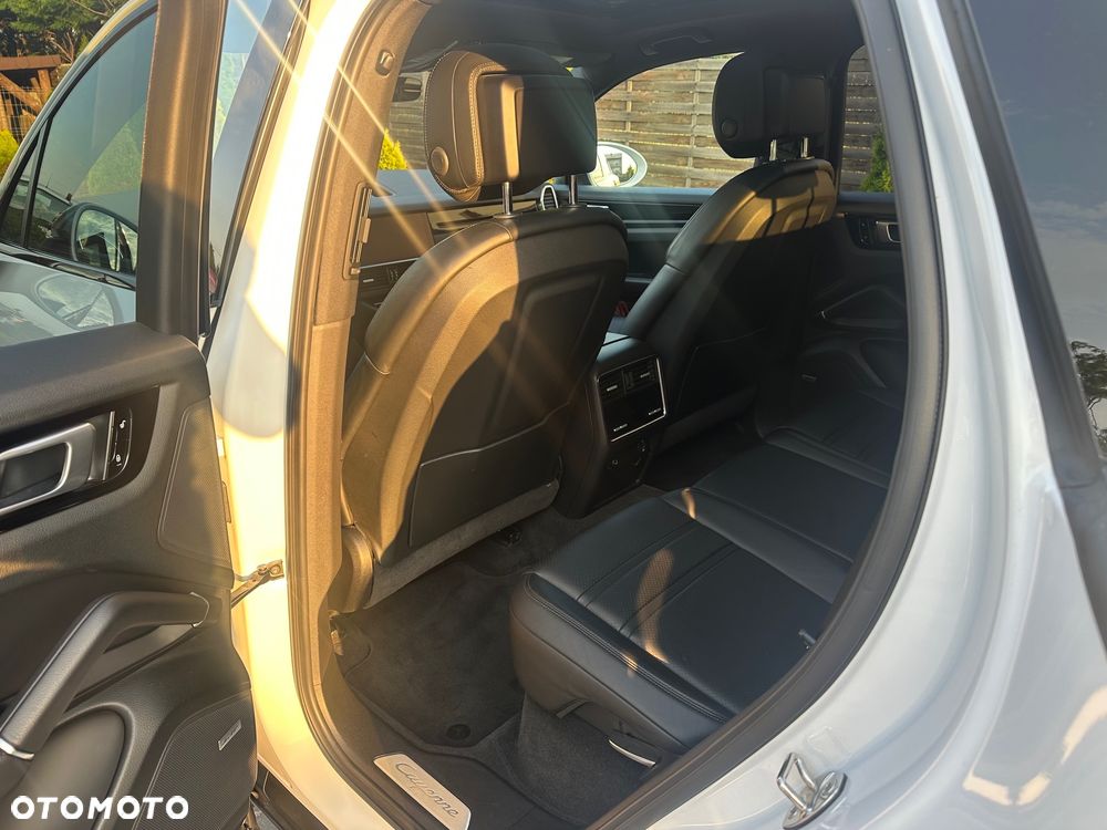 Porsche Cayenne - 10