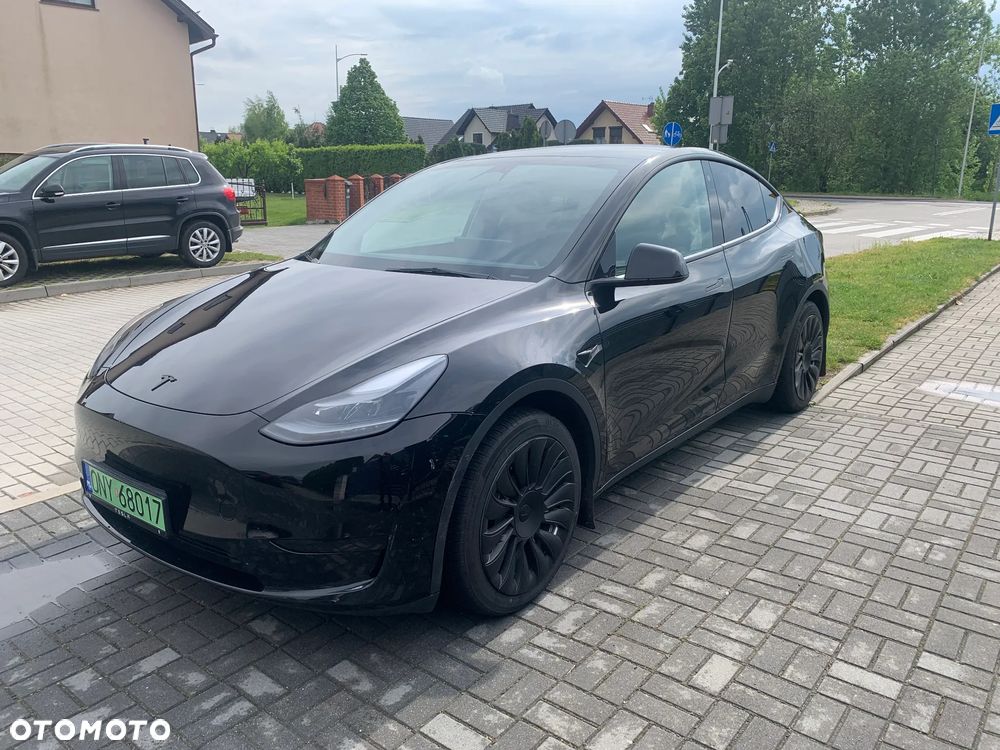 Tesla Model Y Long Range Dual Motor AWD - 3