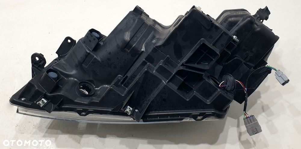 Suzuki Vitara Reflektor Prawy KOITO 100-7R016 - 7