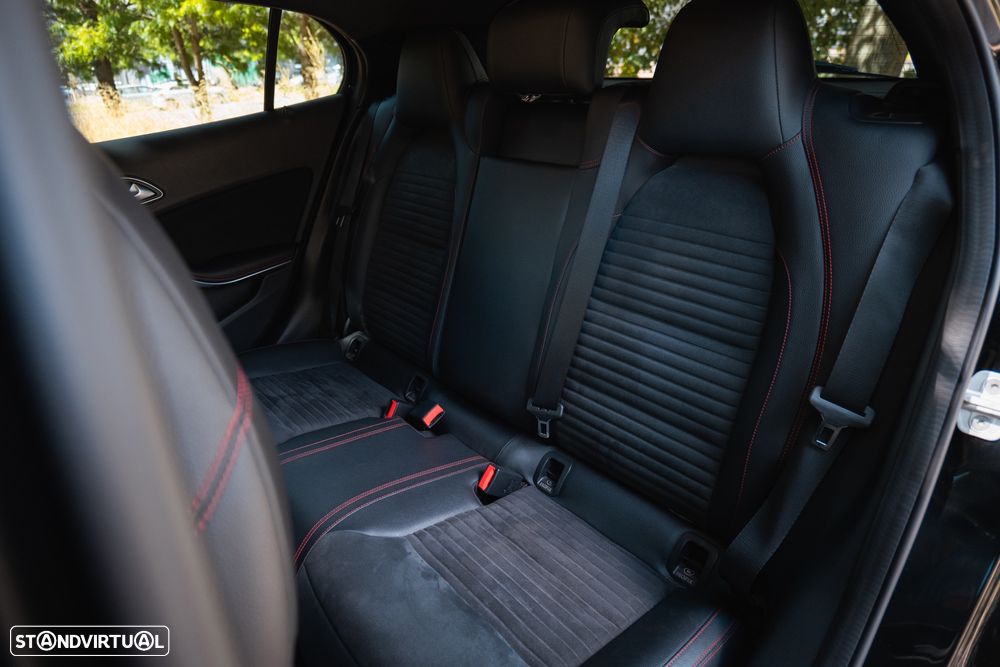 Mercedes-Benz GLA 220 CDi AMG Line 4-Matic - 14