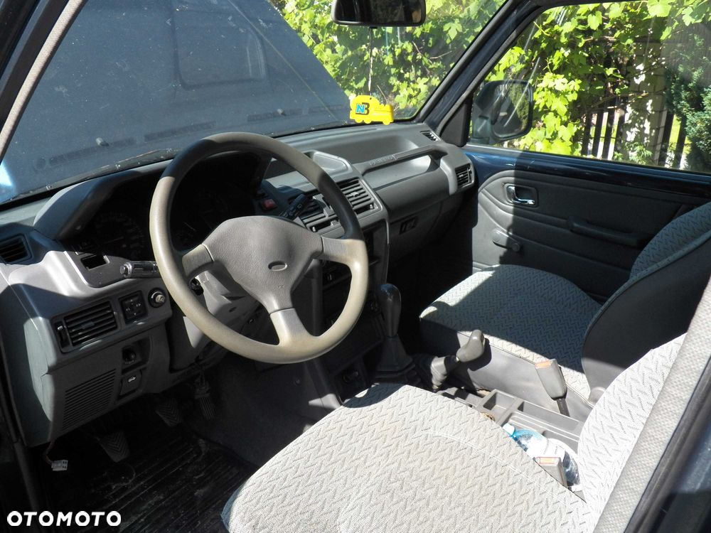 Mitsubishi Pajero - 4