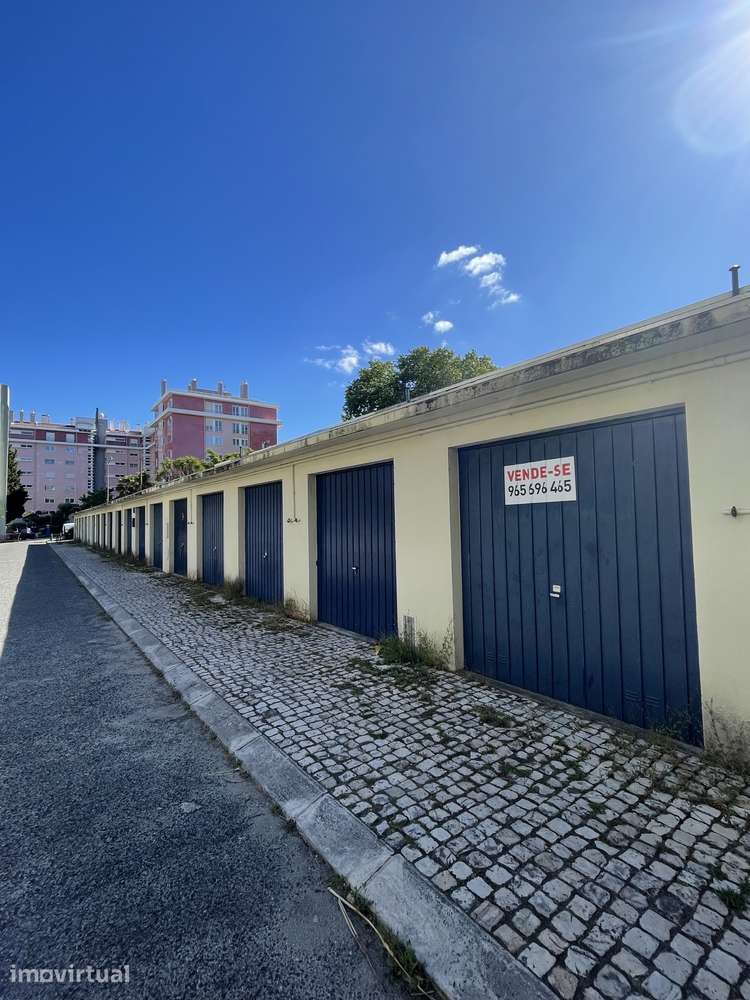 Garagem junto ao Metro de Telheiras - Grande imagem: 2/2