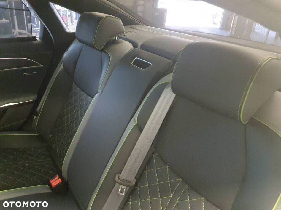 Audi A8 - 7