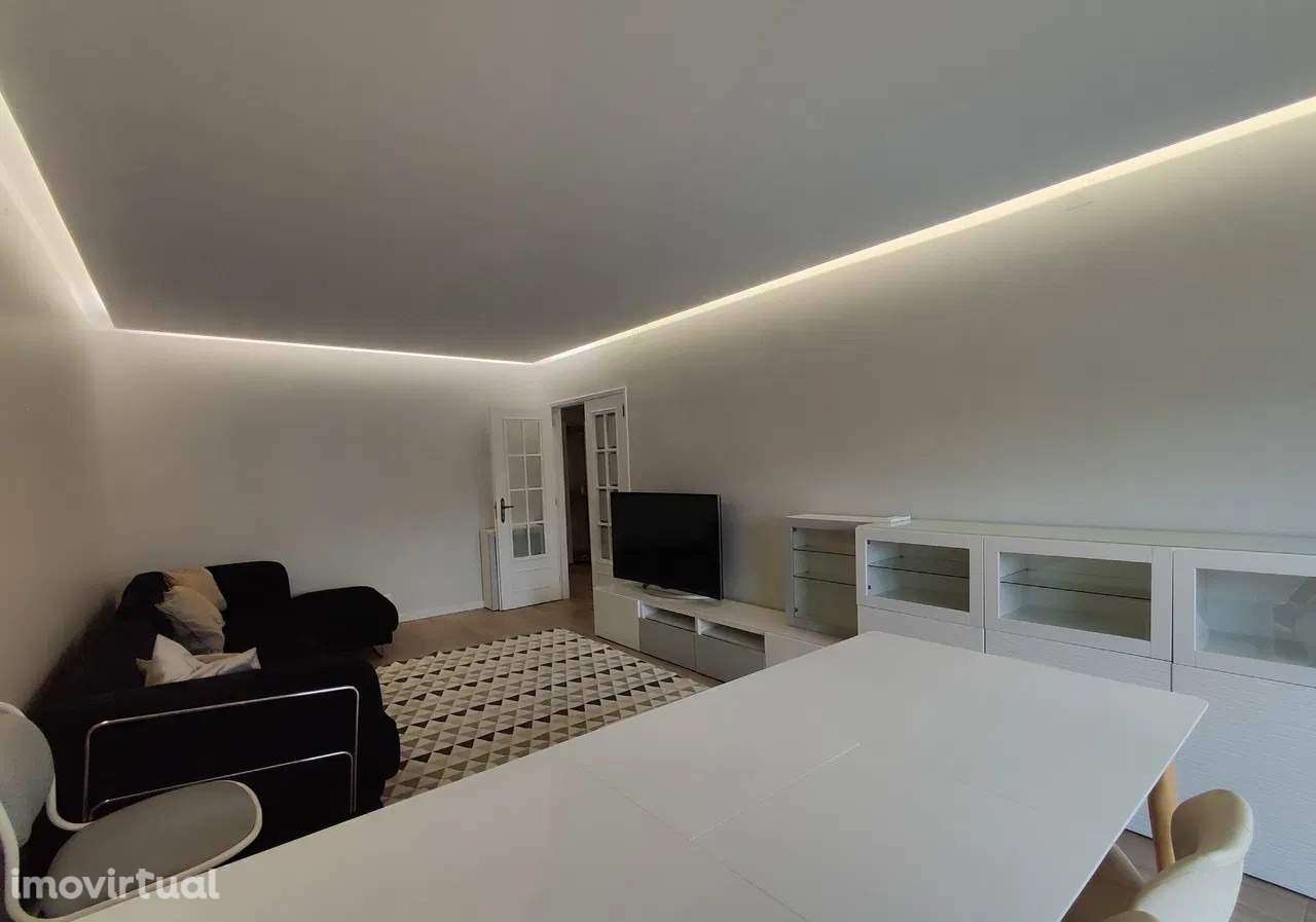 T3 Renovado e Mobilado no Centro de Braga para Arrendamento - Grande imagem: 2/15