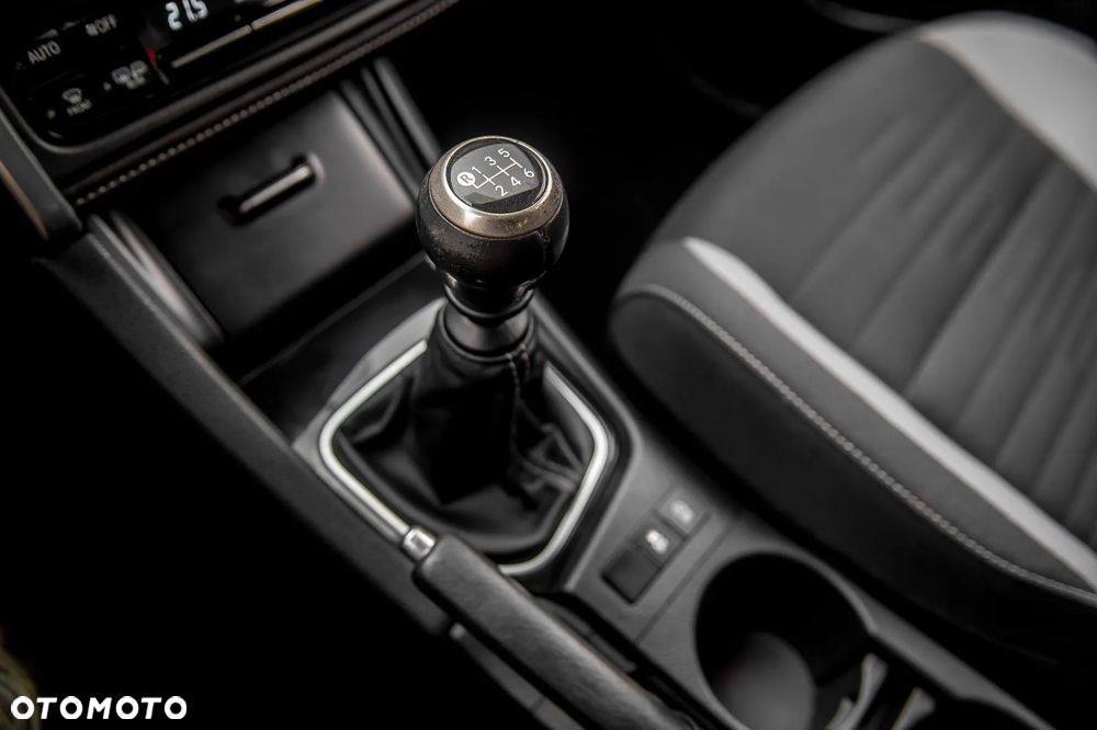 Toyota Auris 1.2 T GPF Premium - 21