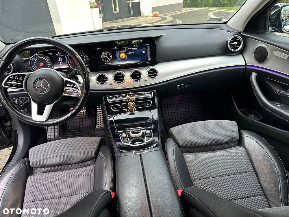 Mercedes-Benz Klasa E 200 d 9G-TRONIC - 27