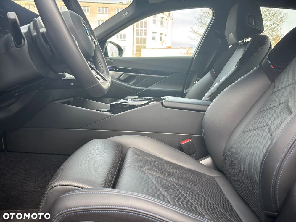 BMW Seria 5 520d mHEV M Sport - 6