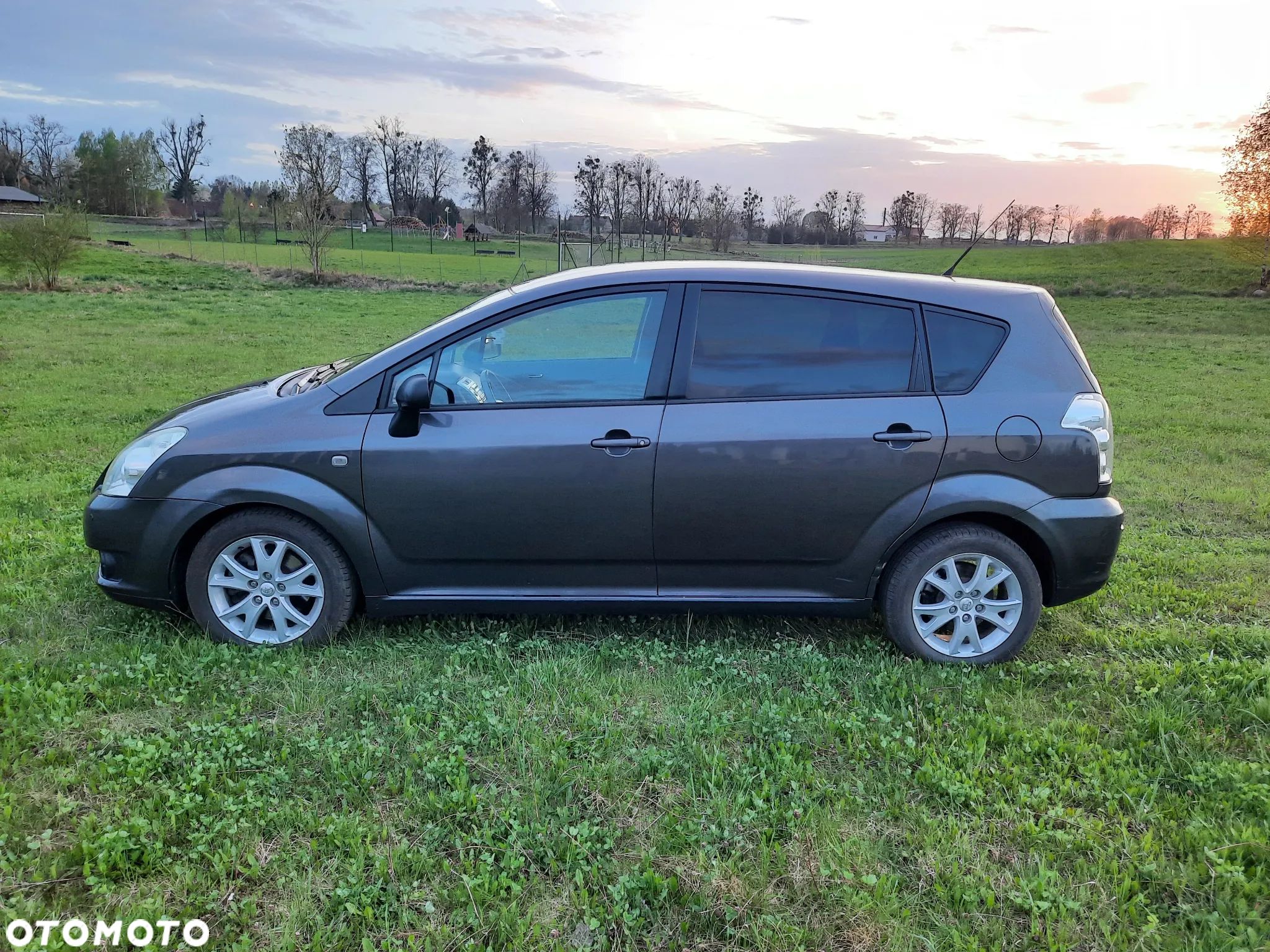Toyota Corolla Verso 2.2 D-4D DPF - 1
