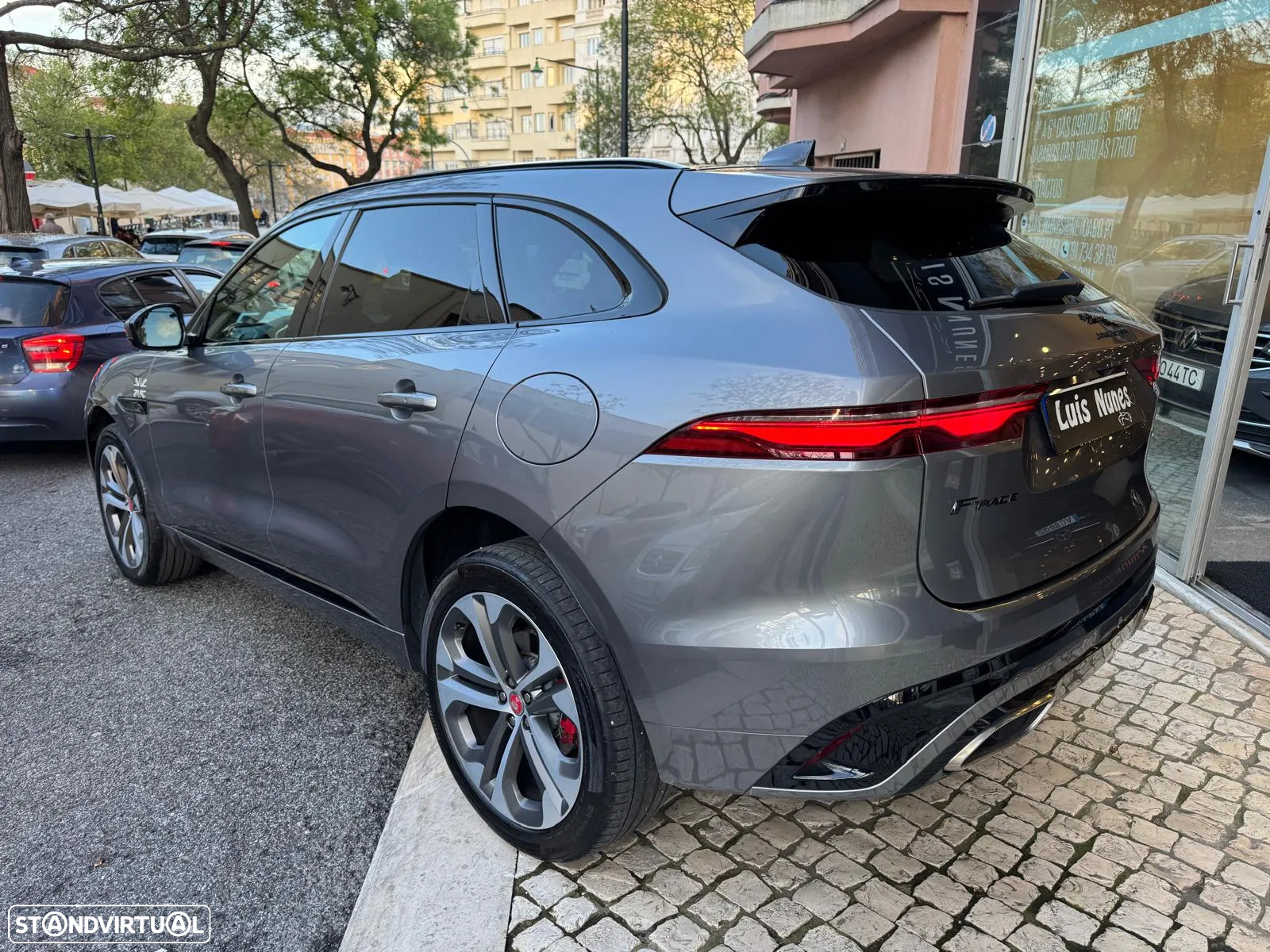 Jaguar F-Pace 2.0 P400e AWD R-Dynamic HSE - 14