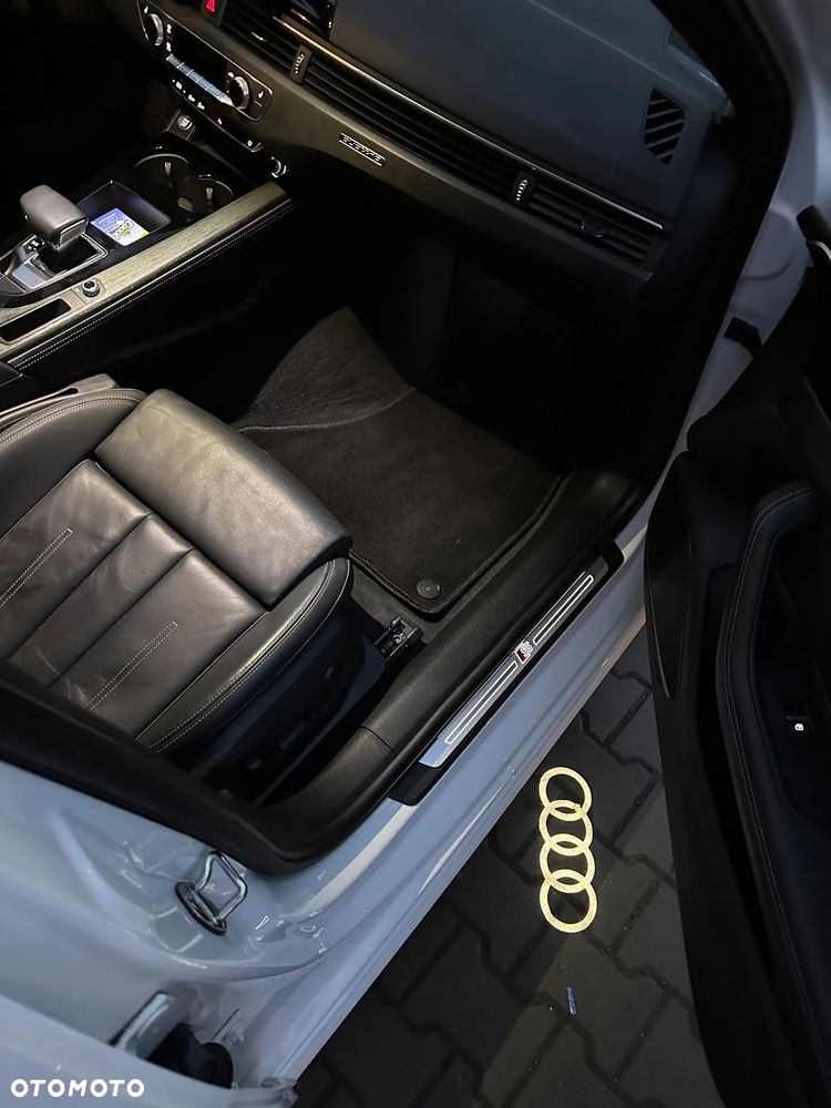 Audi A4 Limousine - 16