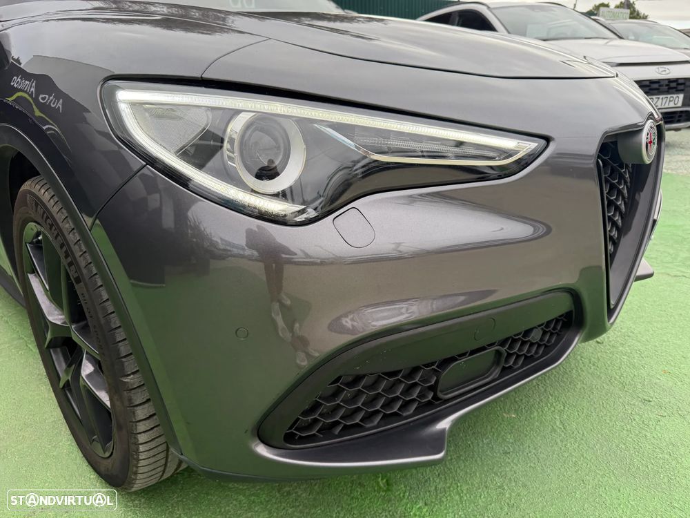 Alfa Romeo Stelvio 2.2 D B-Tech AT8 - 13