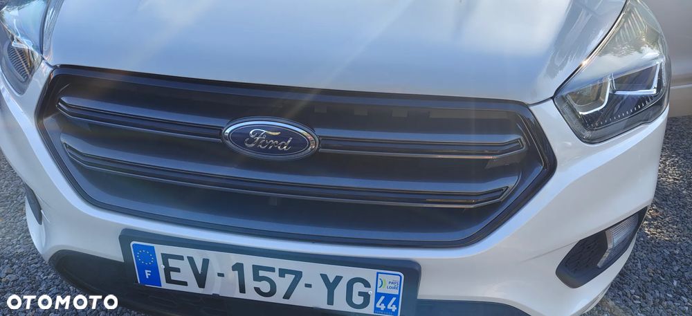 Ford Kuga - 37