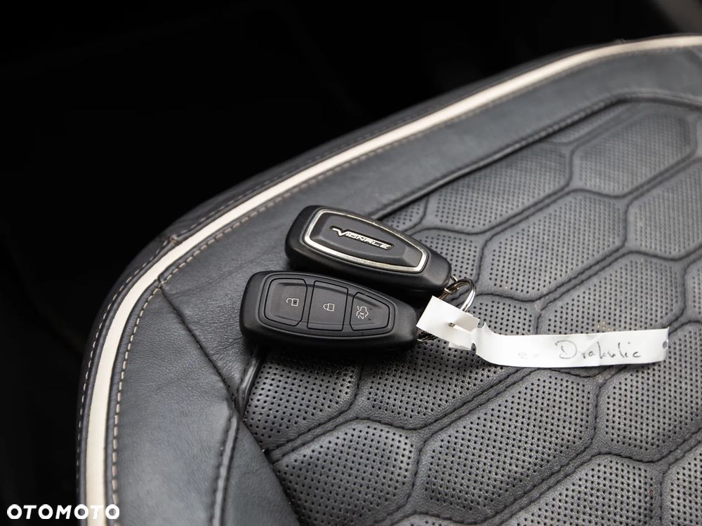Ford Kuga - 38
