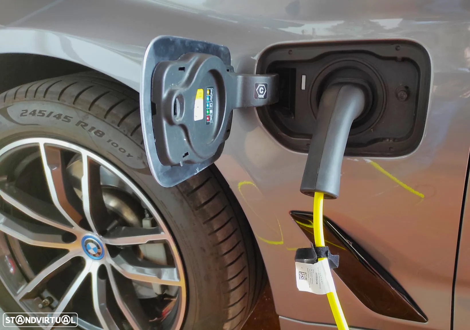 BMW 530 e Pack Desportivo M - 3