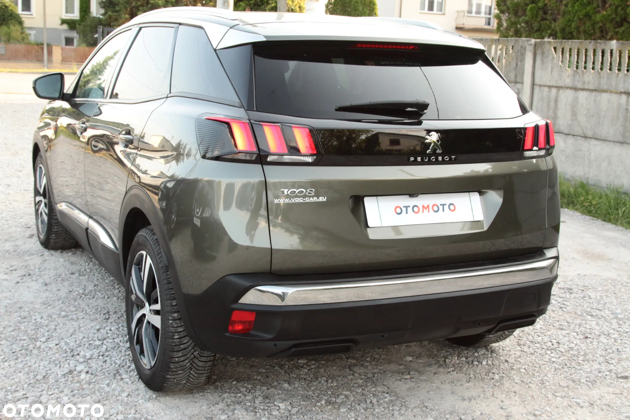 Peugeot 3008 1.6 BlueHDi Allure S&S - 12