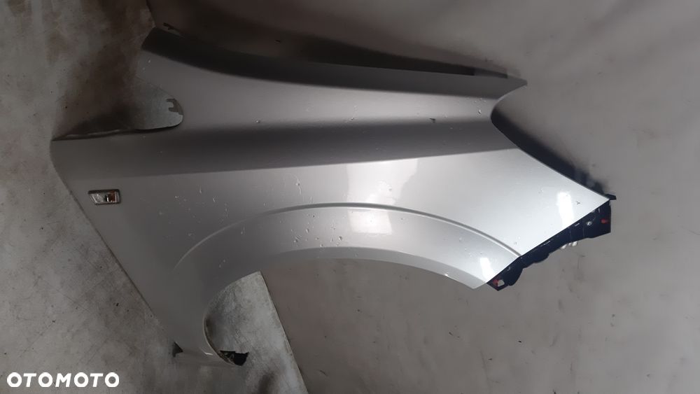 * OPEL ZAFIRA B Z157  BŁOTNIK PRZÓD PRZEDNI PRAWY SREBRNY - 3