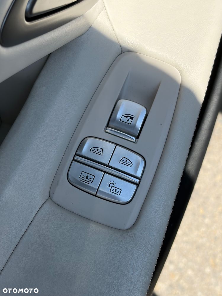 BMW Seria 7 740Li - 27