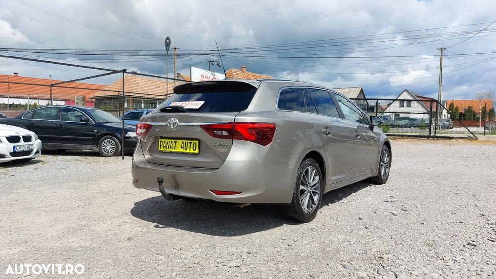 Toyota Avensis 2.0 D-4D Elegance - 5