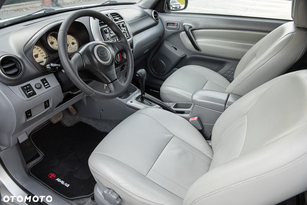Toyota RAV4 - 12