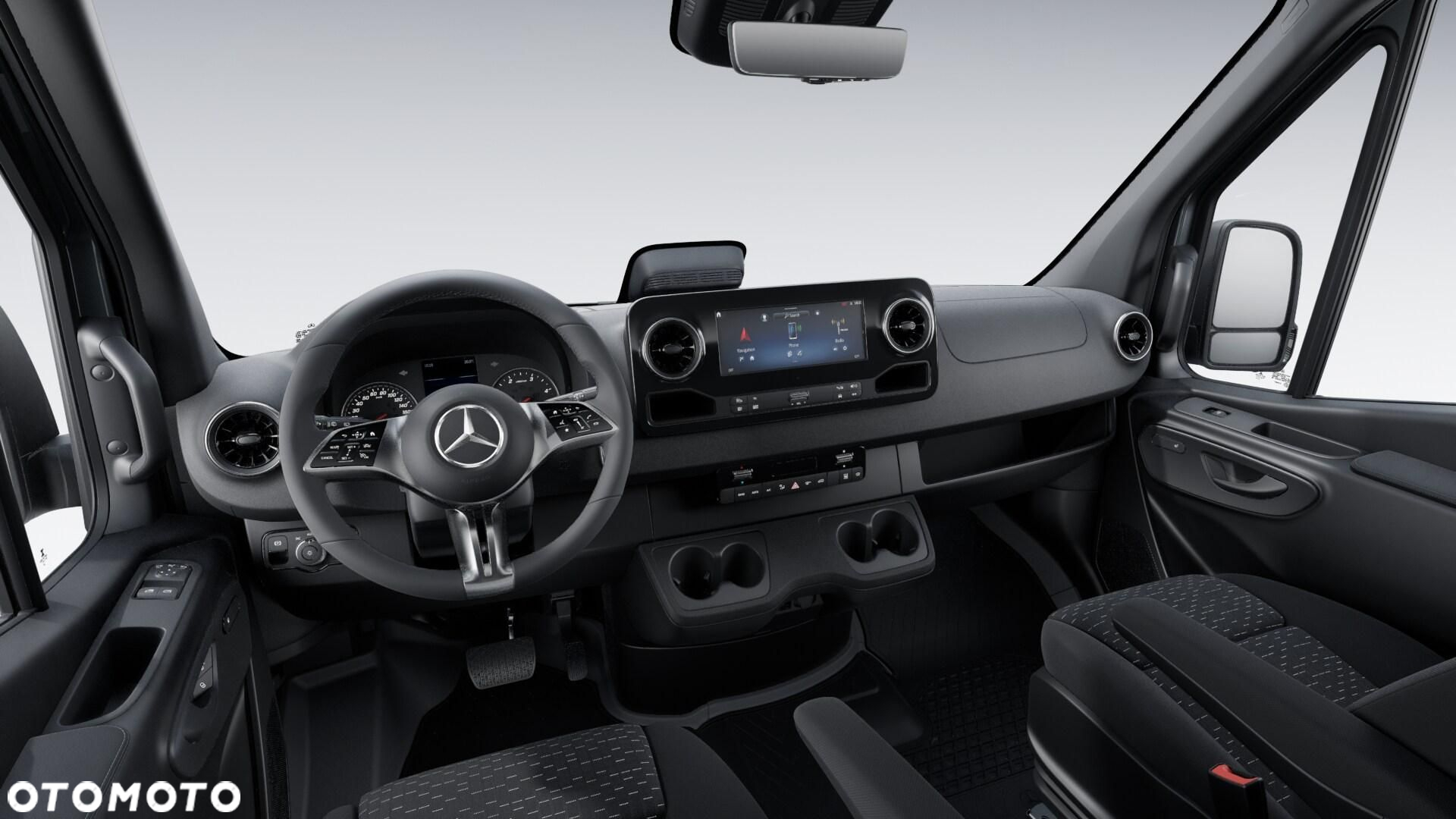 Mercedes-Benz Sprinter - 4