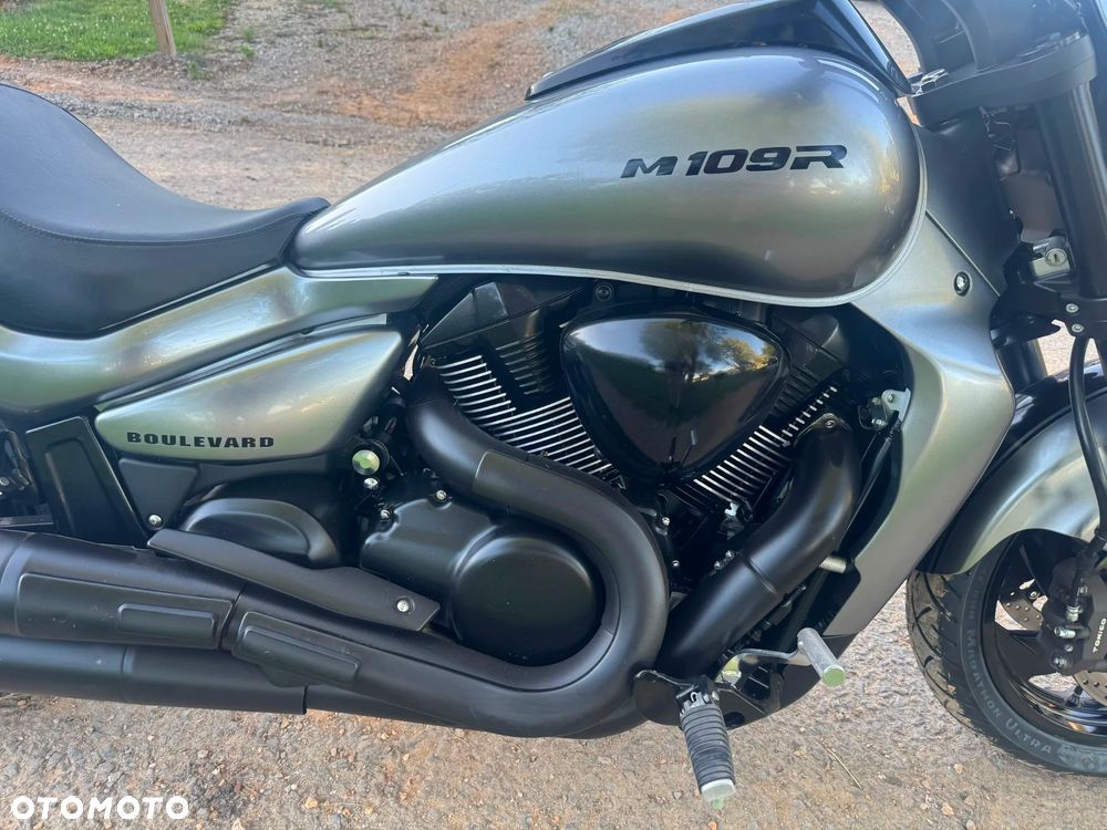 Suzuki Intruder - 5