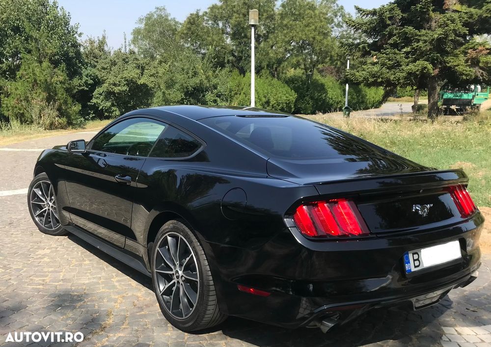Ford Mustang 2.3 Eco Boost Aut. - 2