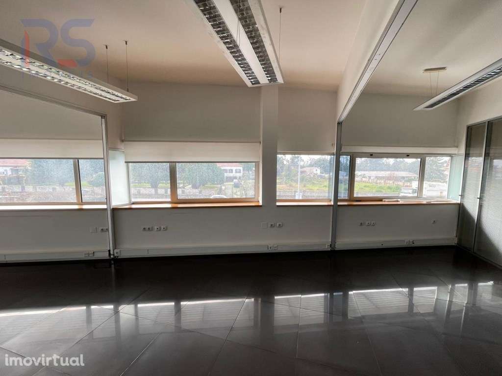 Escritório Vilar do Pinheiro - Grande imagem: 5/28
