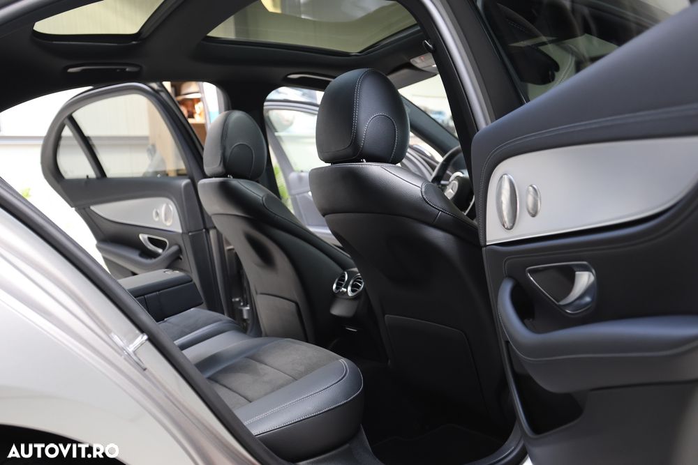 Mercedes-Benz E 300 4MATIC Aut. - 10