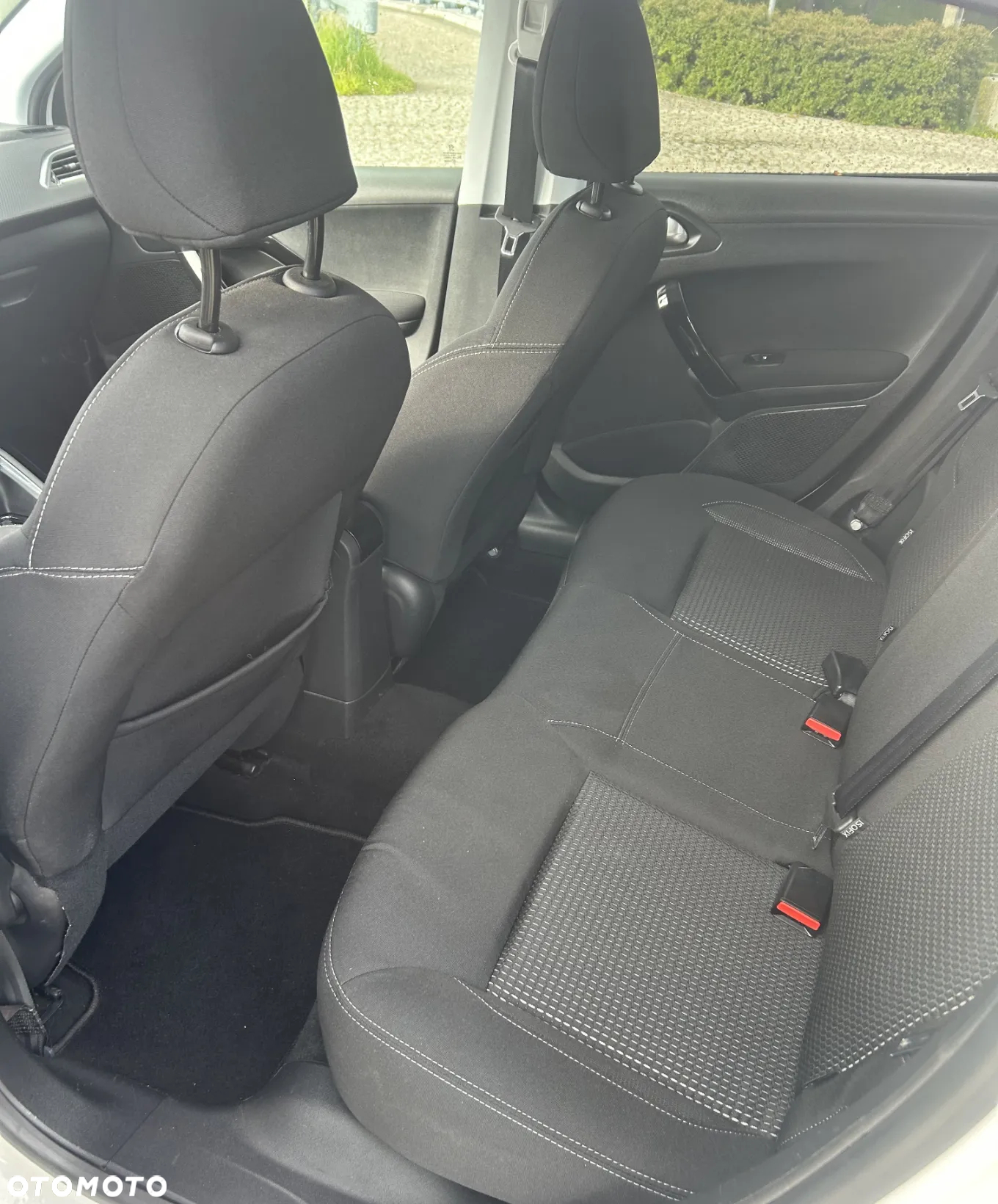 Peugeot 208 1.2 PureTech GPF Allure S&S EAT6 - 10