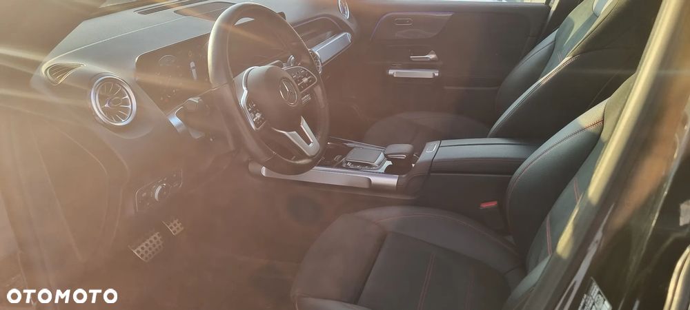 Mercedes-Benz GLB 250 4Matic 8G-DCT AMG Line - 14