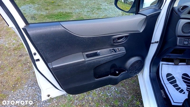 Toyota Yaris 1.0 VVT-i Life - 29