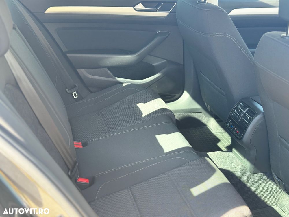 Volkswagen Passat 2.0 TDI (BlueMotion Technology) Comfortline - 11
