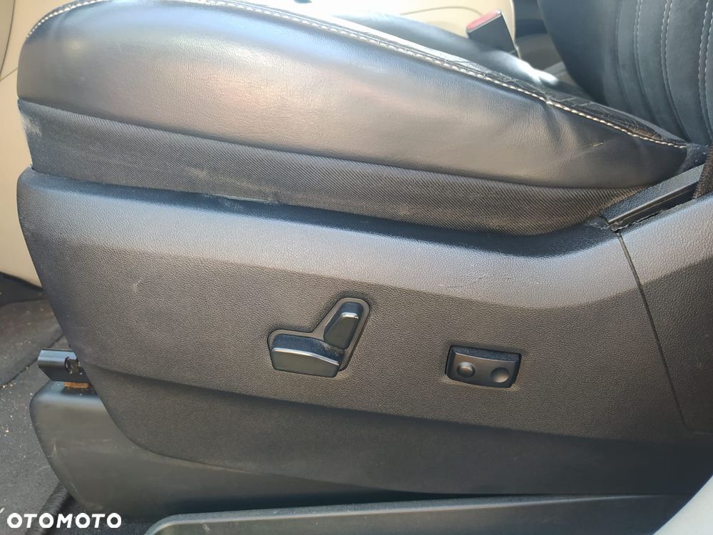 Chrysler Town & Country 3.6 Limited - 20