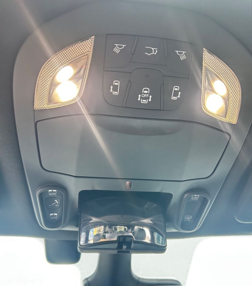 Chrysler Pacifica - 27