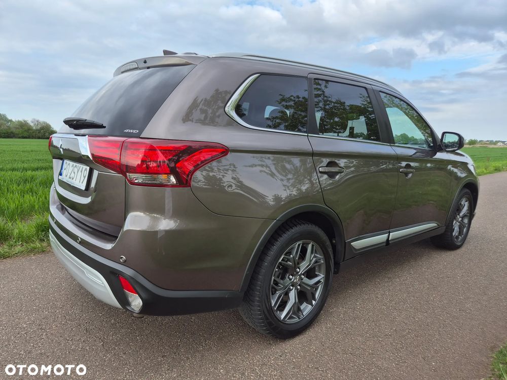 Mitsubishi Outlander 2.0 Instyle + 4WD CVT - 5