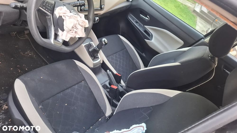 Nissan Micra 1.0 Visia Plus - 14