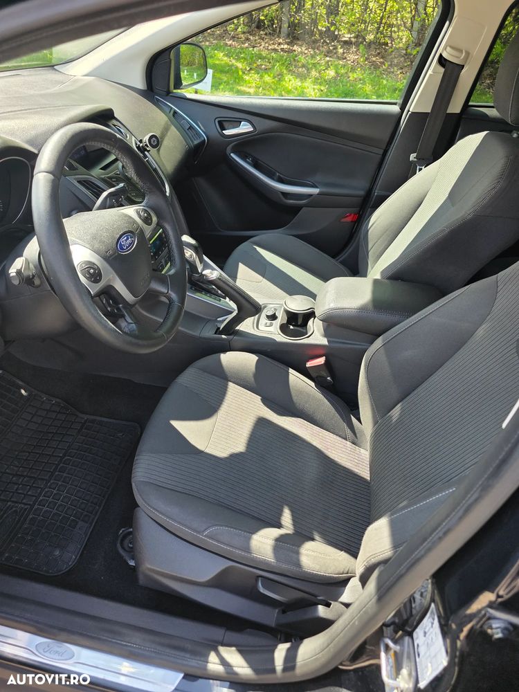 Ford Focus 2.0 TDCI DPF Powershift Titanium - 9